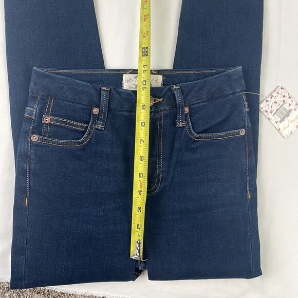 We the Free People Montana High Rise Skinny Jeans. Dark Rinse. Size 25. NWT - Picture 8 of 13